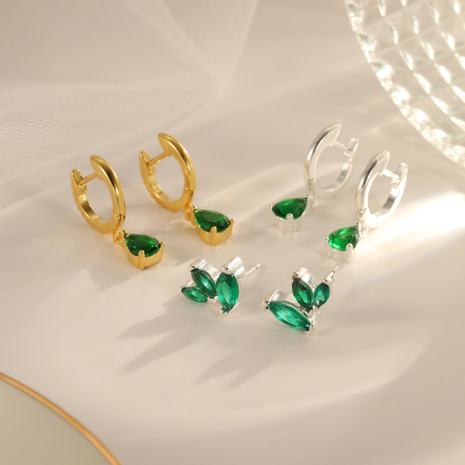 韩版爆款小众ins风水滴锆石耳环饰品diy轻奢高级感耳钉不锈钢耳环_主图-1 DIY Waterdrop Zircon Earrings • Light Luxury & Premium Style • Stainless Steel Stud Earrings - Image 1