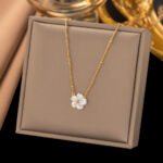 Dainty Shell Flower Pendant Necklace | 18K Gold-Plated Stainless Steel Jewelry