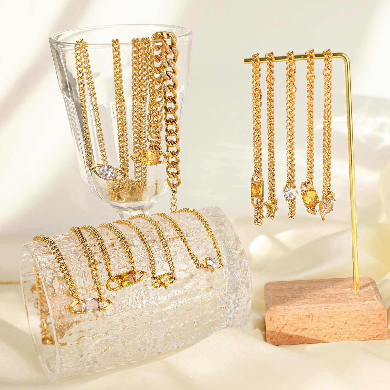 跨境亚马逊热销项链不锈钢手链时尚彩宝项链镶钻古巴项链手链套装_主图-2 18K Gold-Plated Colorful Zircon Bracelet Set | Stainless Steel Stackable Jewelry - Image 1